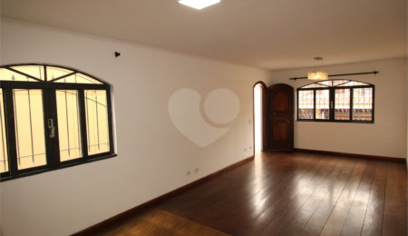 Sobrado à venda com 3 quartos, sendo 1 suíte,  em Vila Nova Mazzei, São Paulo, SP