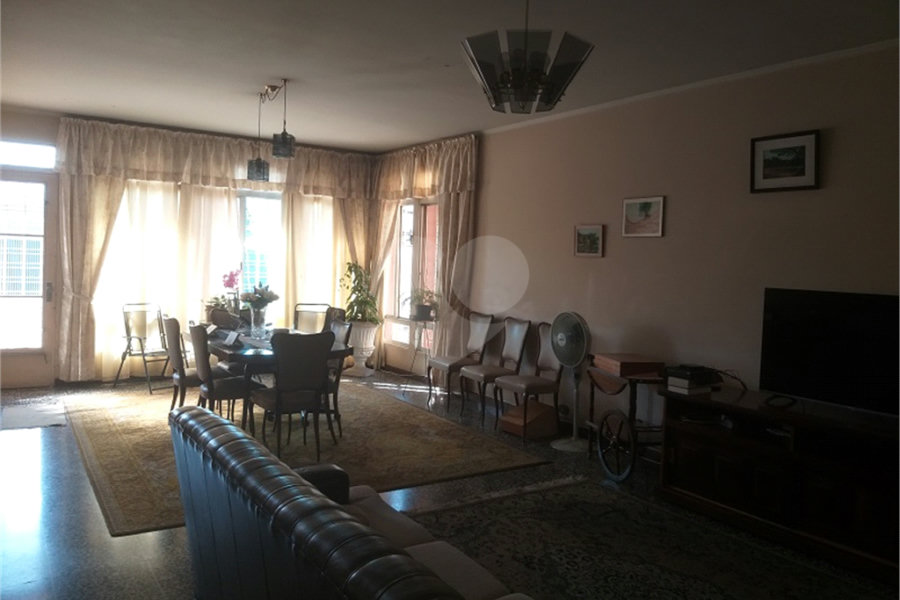 Casa à venda com 4 quartos, sendo 1 suíte, em Vila Galvão, Guarulhos, SP