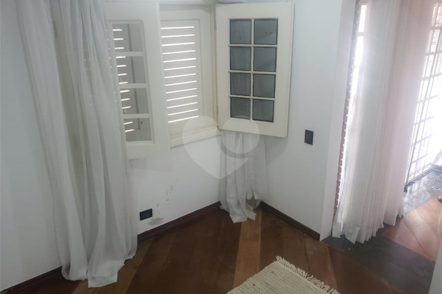 Sobrado à venda com 4 quartos, sendo 2 suítes,  em Tremembé, São Paulo, SP
