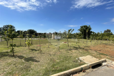 Casa à venda com 3 quartos, sendo 1 suíte, no condomínio Tivolli Residencial, Itapetininga - SP