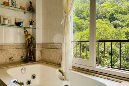 Casa à venda com 5 quartos, sendo 3 suítes,  em São Conrado, Rio de Janeiro, RJ