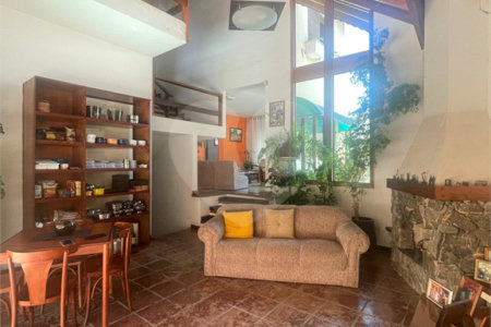 Casa à venda com 3 quartos, sendo 2 suítes,  em Vila Oliveira, Mogi das Cruzes, SP