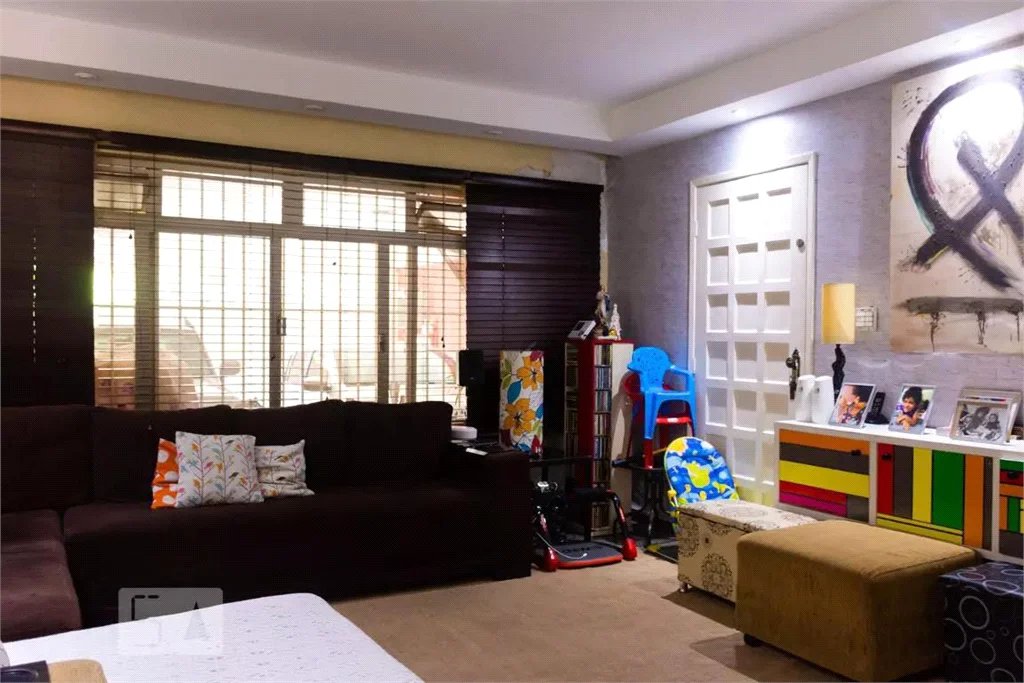 Casa à venda com 3 quartos, sendo 1 suíte, em Vila Universitária, São Paulo, SP