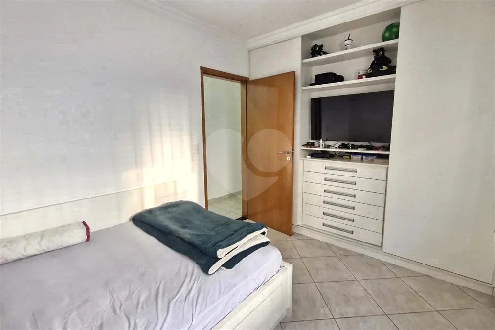 Sobrado à venda com 3 quartos, sendo 1 suíte,  em Tremembé, São Paulo, SP