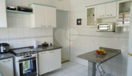 Casa à venda com 3 quartos, sendo 1 suíte,  em Jardim Peri, São Paulo, SP