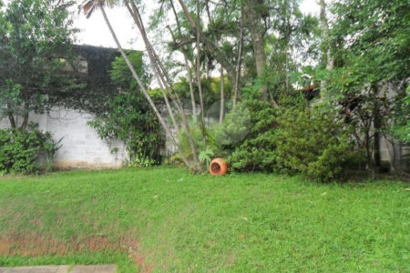 Sobrado à venda com 3 quartos, sendo 1 suíte,  em Vila São Francisco, São Paulo, SP