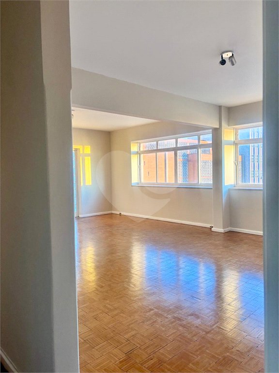 Apartamento à venda ou para alugar com 4 quartos, sendo 1 suíte, no Centro, Ribeirão Preto, SP