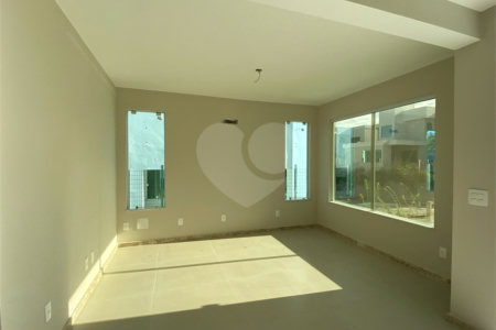 Casa à venda com 4 quartos, sendo 3 suítes, em Orla Norte, Porto Seguro, BA