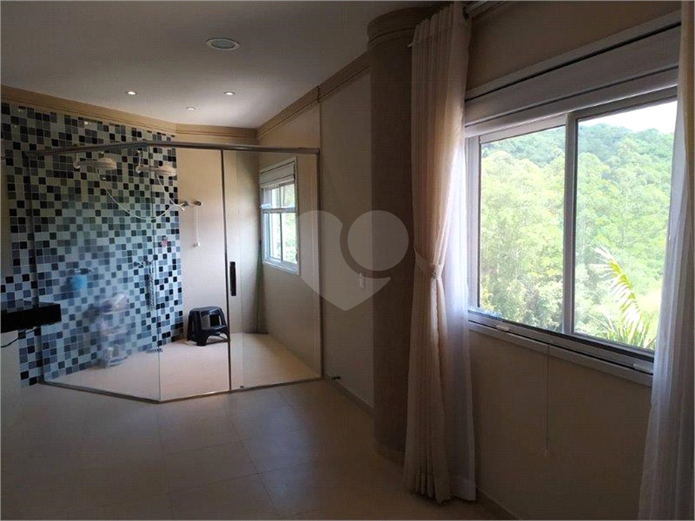 Casa à venda com 4 suítes no condomínio Parque Imperial, Mairiporã - SP
