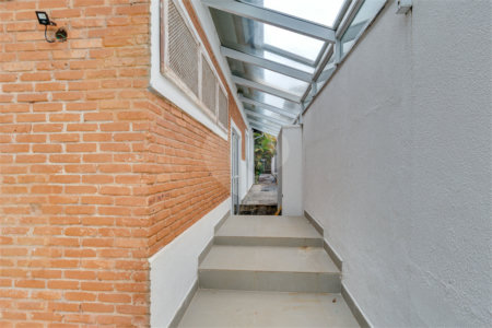 Sobrado à venda ou para alugar com 3 quartos, sendo 1 suíte, em Chácara Monte Alegre, São Paulo, SP