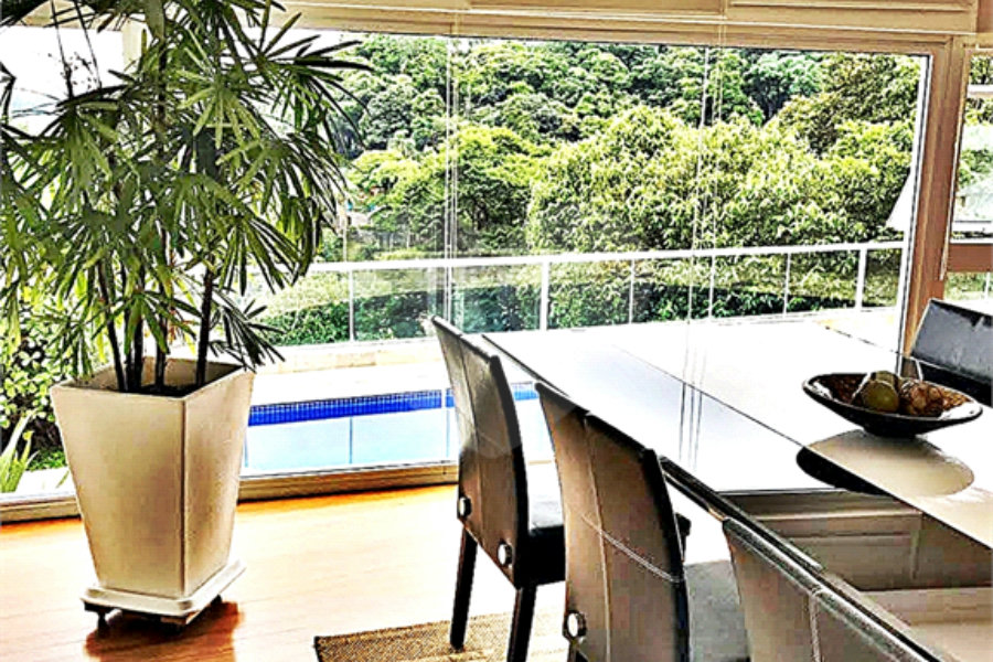 Casa à venda com 4 suítes no condomínio Residencial Jd. Ibiratiba, São Paulo - SP