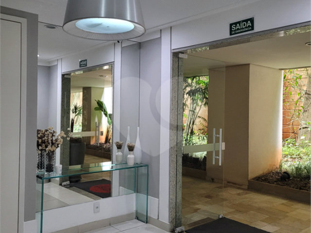 Apartamento para alugar com 3 quartos, sendo 1 suíte,  em Morumbi, São Paulo, SP