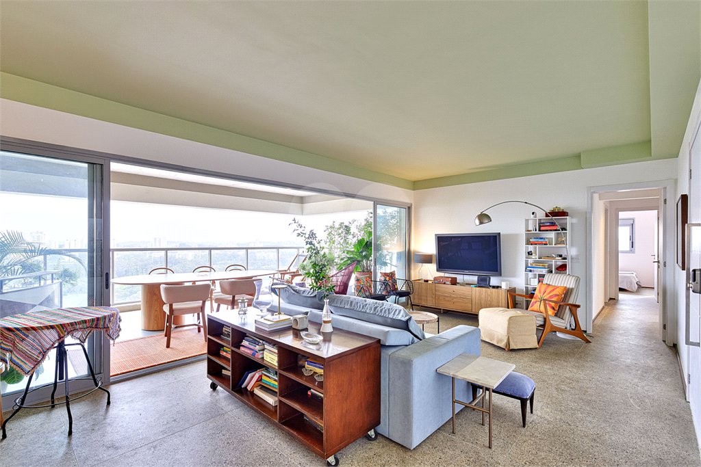 Apartamento à venda com 3 suítes em Jardim Marajoara, São Paulo, SP
