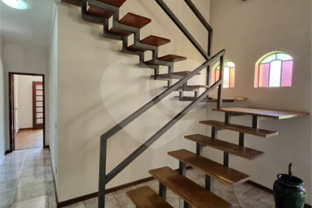 Casa à venda com 4 quartos, sendo 2 suítes, em Bosque, Vinhedo, SP