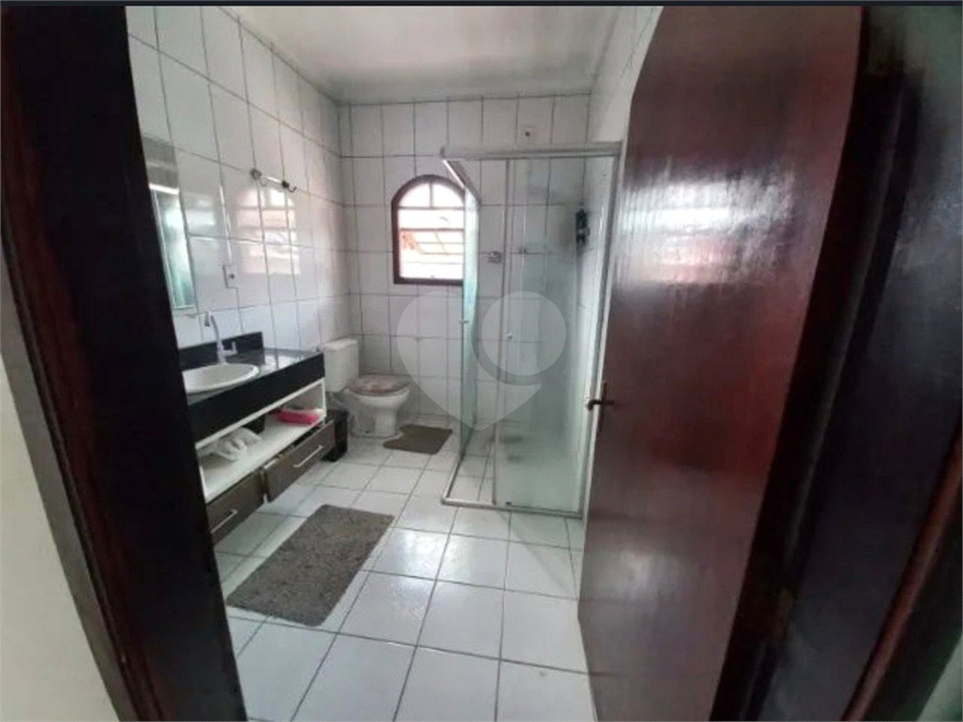 Sobrado à venda com 4 quartos, sendo 1 suíte, em Santo Antônio, Osasco, SP