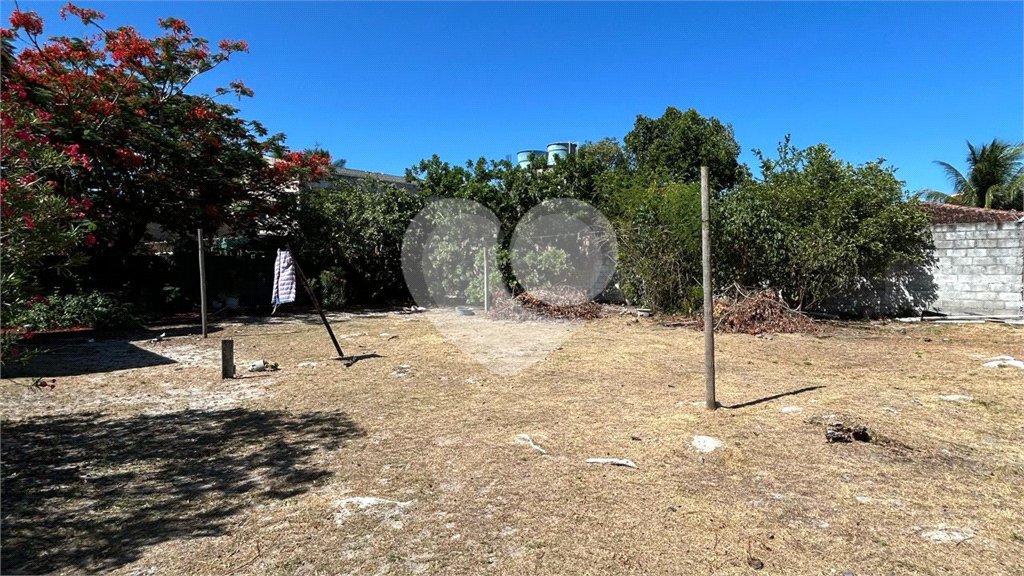 Casa à venda com 3 quartos, sendo 1 suíte, no Centro, Santa Cruz Cabrália, BA