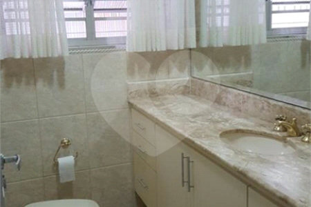 Sobrado à venda com 3 quartos, sendo 1 suíte, em Vila Galvão, Guarulhos, SP