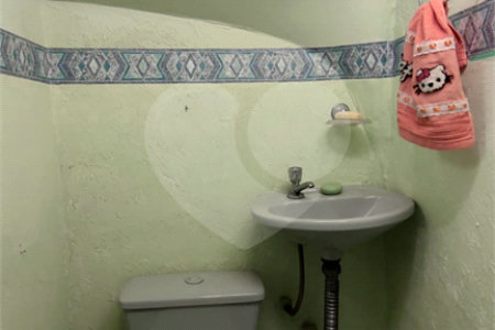 Sobrado à venda com 3 quartos, sendo 1 suíte,  em Chácara Santo Antônio, São Paulo, SP