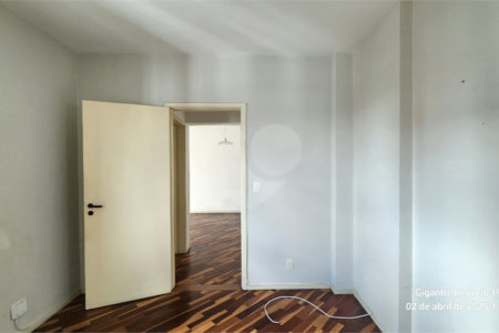 Apartamento à venda com 3 quartos, sendo 1 suíte, em Vila Gilda, Santo André, SP