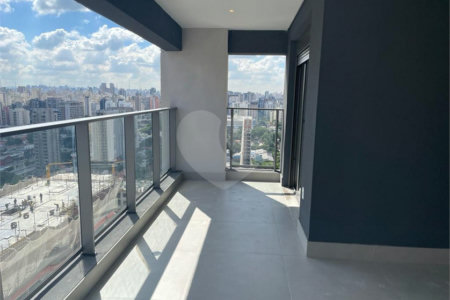 Apartamento à venda com 3 suítes em Campo Belo, São Paulo, SP