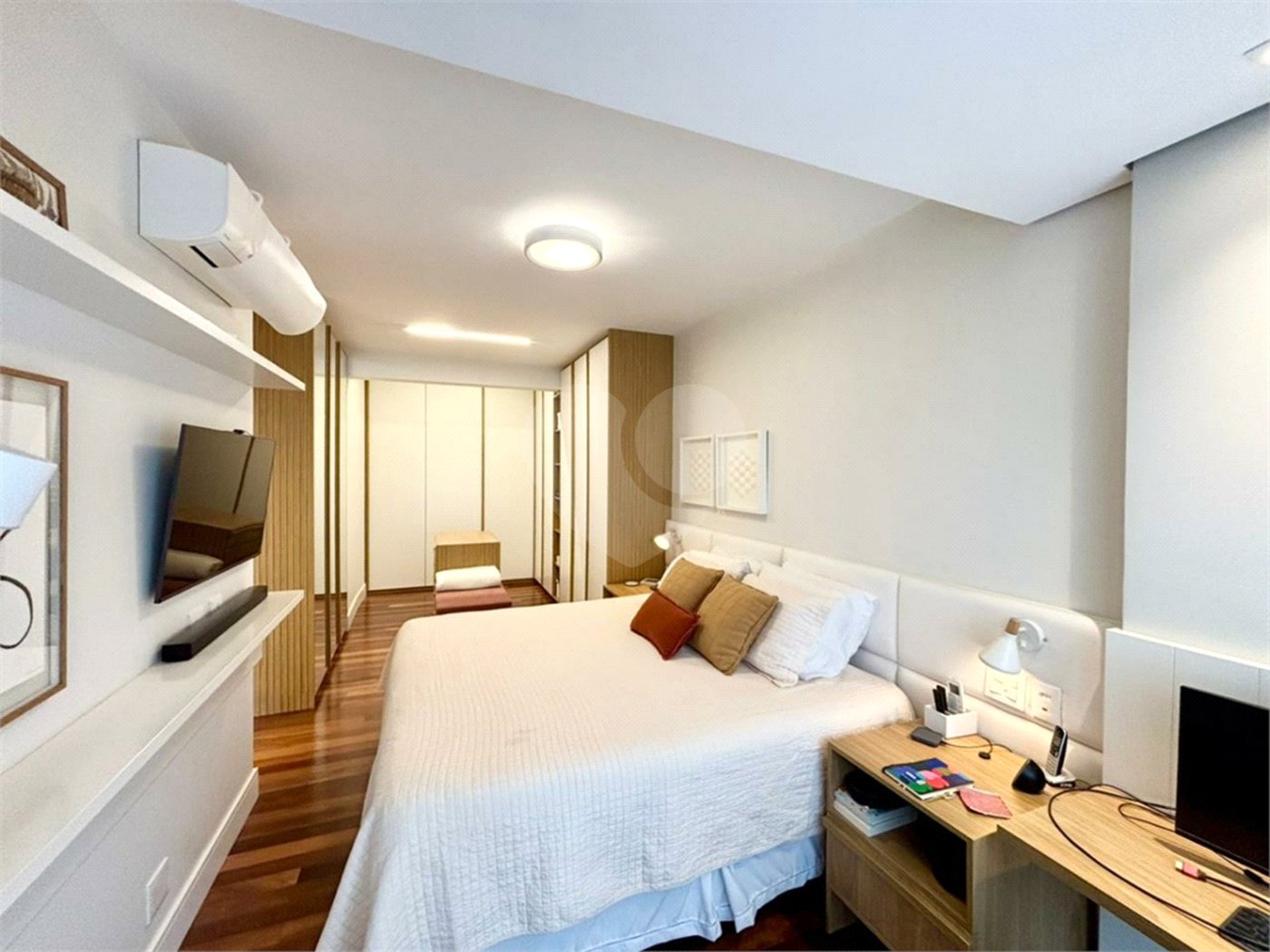Apartamento à venda com 3 suítes em Moema, São Paulo, SP