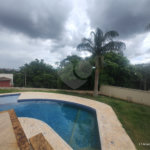 Casa à venda com 5 quartos, sendo 3 suítes, no condomínio Serra da Estrela, Atibaia - SP
