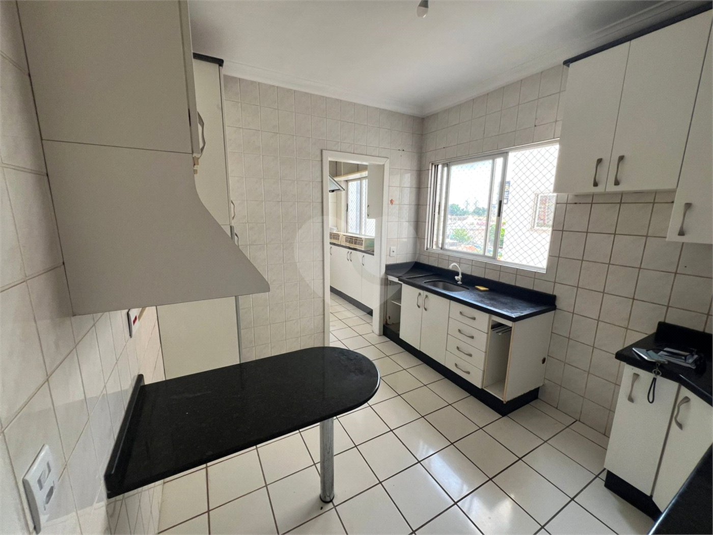 Apartamento à venda com 2 quartos, sendo 1 suíte, em Araés, Cuiabá, MT