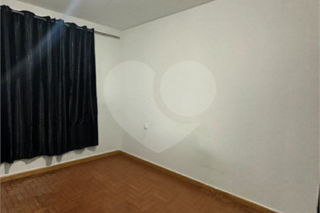 Apartamento à venda com 4 quartos, sendo 1 suíte,  no Centro, Ponta Porã, MS