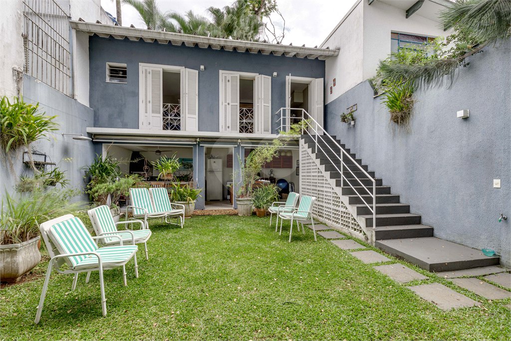 Casa de Vila à venda com 3 quartos, sendo 2 suítes, em Brooklin Velho, São Paulo, SP