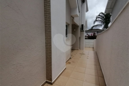 Casa para alugar com 3 quartos, sendo 1 suíte, no condomínio Recanto dos Paturis, Vinhedo - SP
