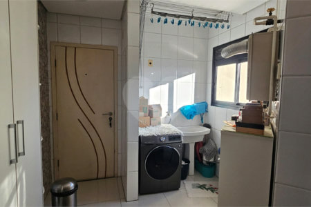 Apartamento à venda com 3 suítes em Sítio São José, Suzano, SP