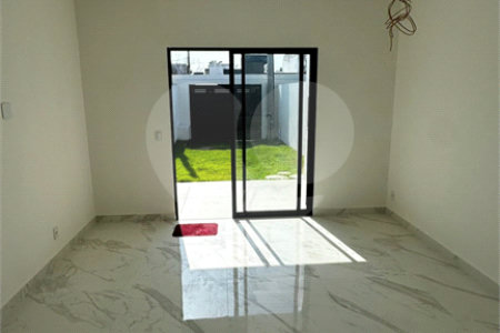 Casa à venda com 2 quartos, sendo 1 suíte, no condomínio Parque Guará, Rio de Janeiro - RJ
