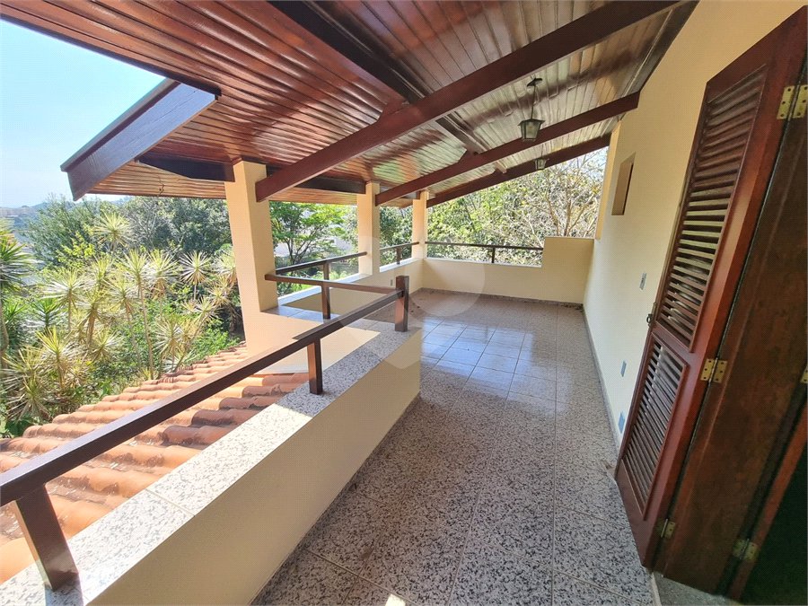 Casa à venda com 4 quartos, sendo 2 suítes, em Bosque, Vinhedo, SP