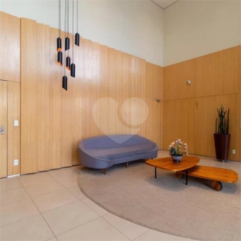 Apartamento à venda com 2 quartos, sendo 1 suíte,  em Quarta Parada, São Paulo, SP