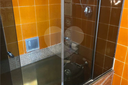 Sobrado à venda com 4 quartos, sendo 1 suíte,  em Jardim Leonor Mendes de Barros, São Paulo, SP