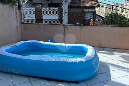 Sobrado à venda com 3 quartos, sendo 1 suíte,  em Parque Ipê, São Paulo, SP
