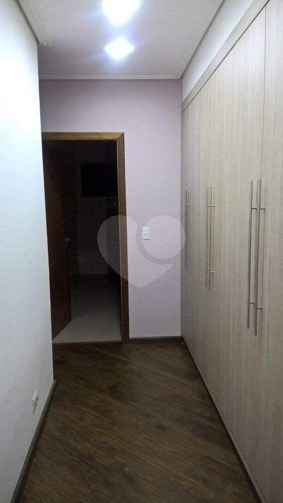 Casa à venda ou para alugar com 3 suítes no condomínio Vilarejo Estoril, Mairiporã - SP