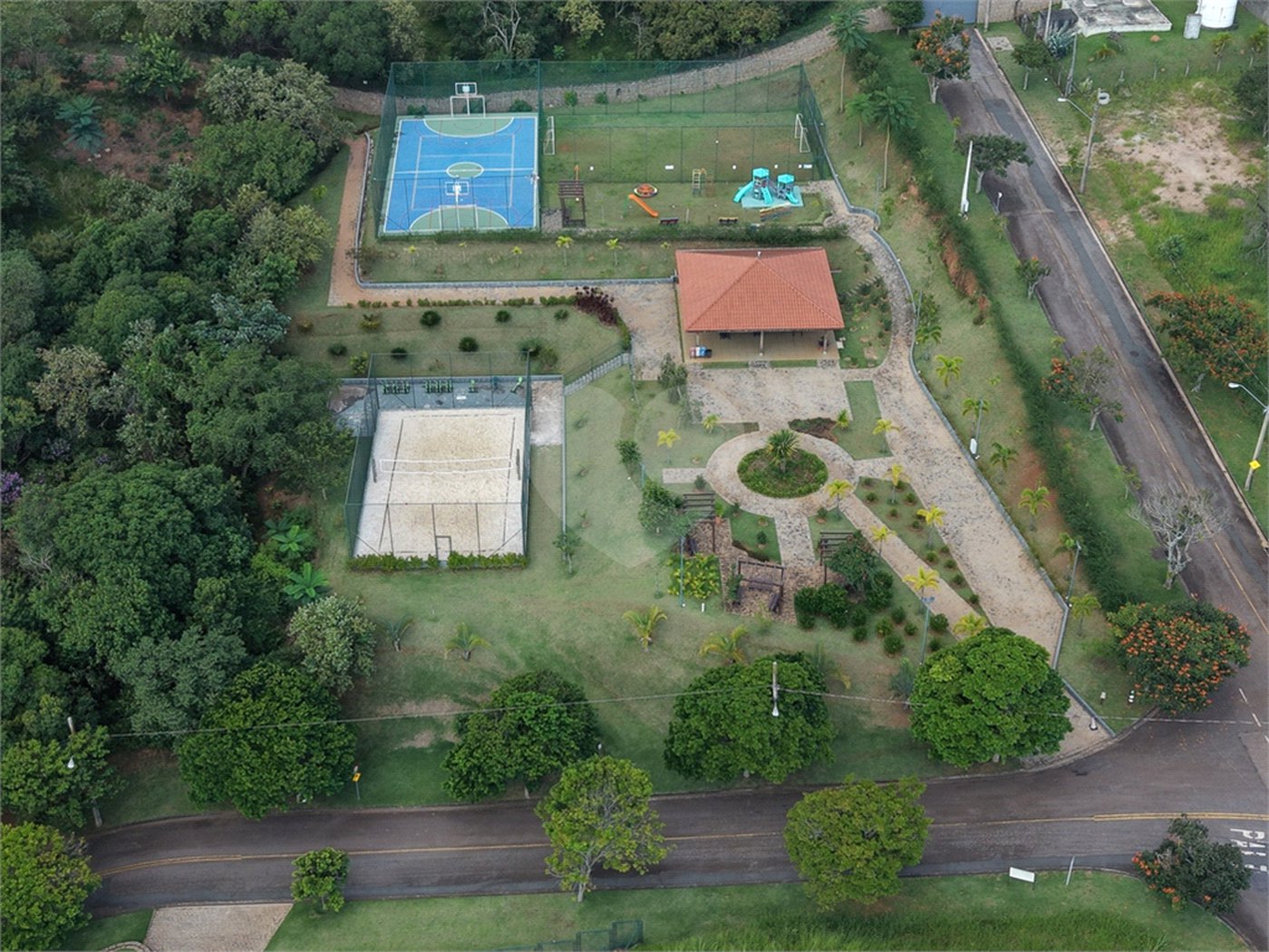 Terreno à venda no condomínio Residencial Jardim Primavera, Louveira - SP