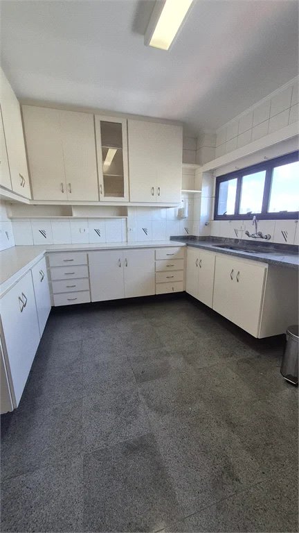 Apartamento à venda ou para alugar com 3 quartos, sendo 2 suítes, em Vila Romana, São Paulo, SP