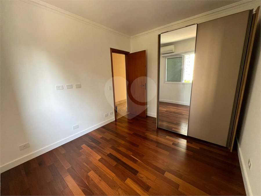 Casa para alugar com 3 quartos, sendo 1 suíte, no condomínio Res Villeneuve, São Paulo - SP