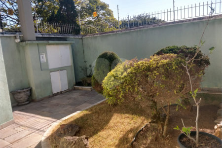 Sobrado à venda com 4 quartos, sendo 1 suíte,  em Parque dos Príncipes, São Paulo, SP