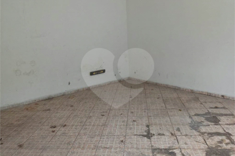 Casa à venda com 3 quartos, sendo 1 suíte, no condomínio Village St. Louis, São Paulo - SP