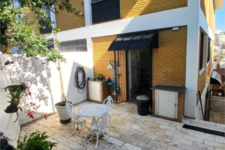 Sobrado à venda com 4 quartos, sendo 2 suítes,  em Jardim Leonor, São Paulo, SP