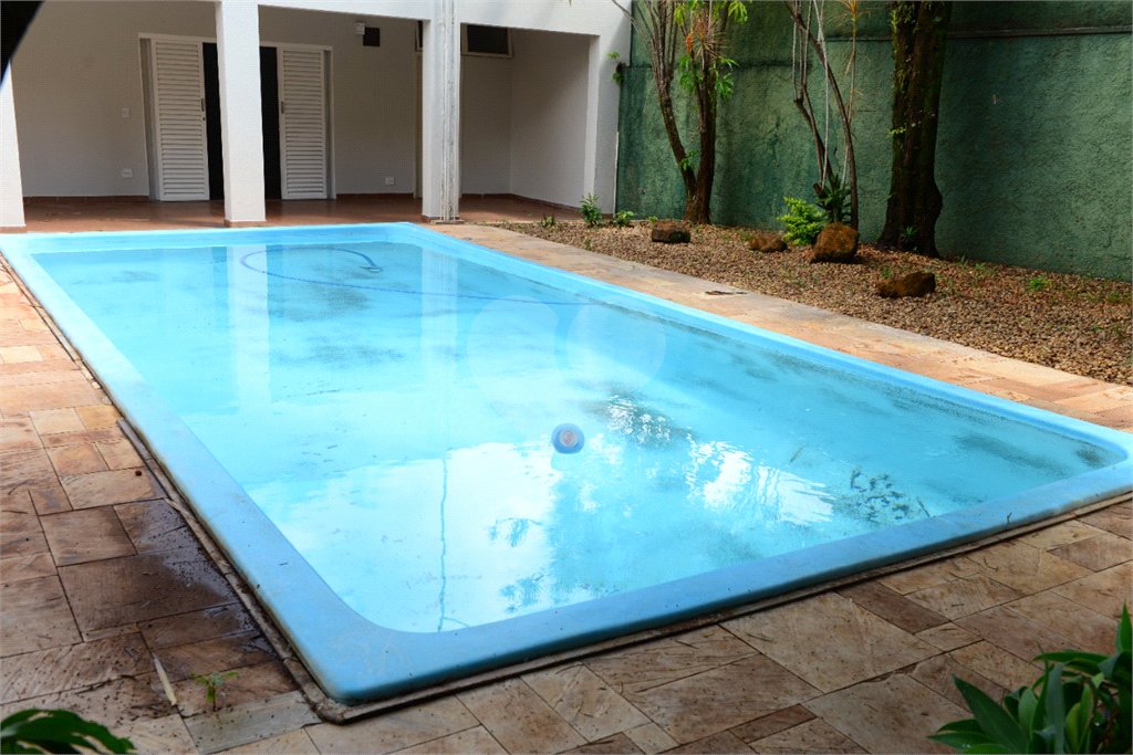 Casa térrea em Araraquara/SP.