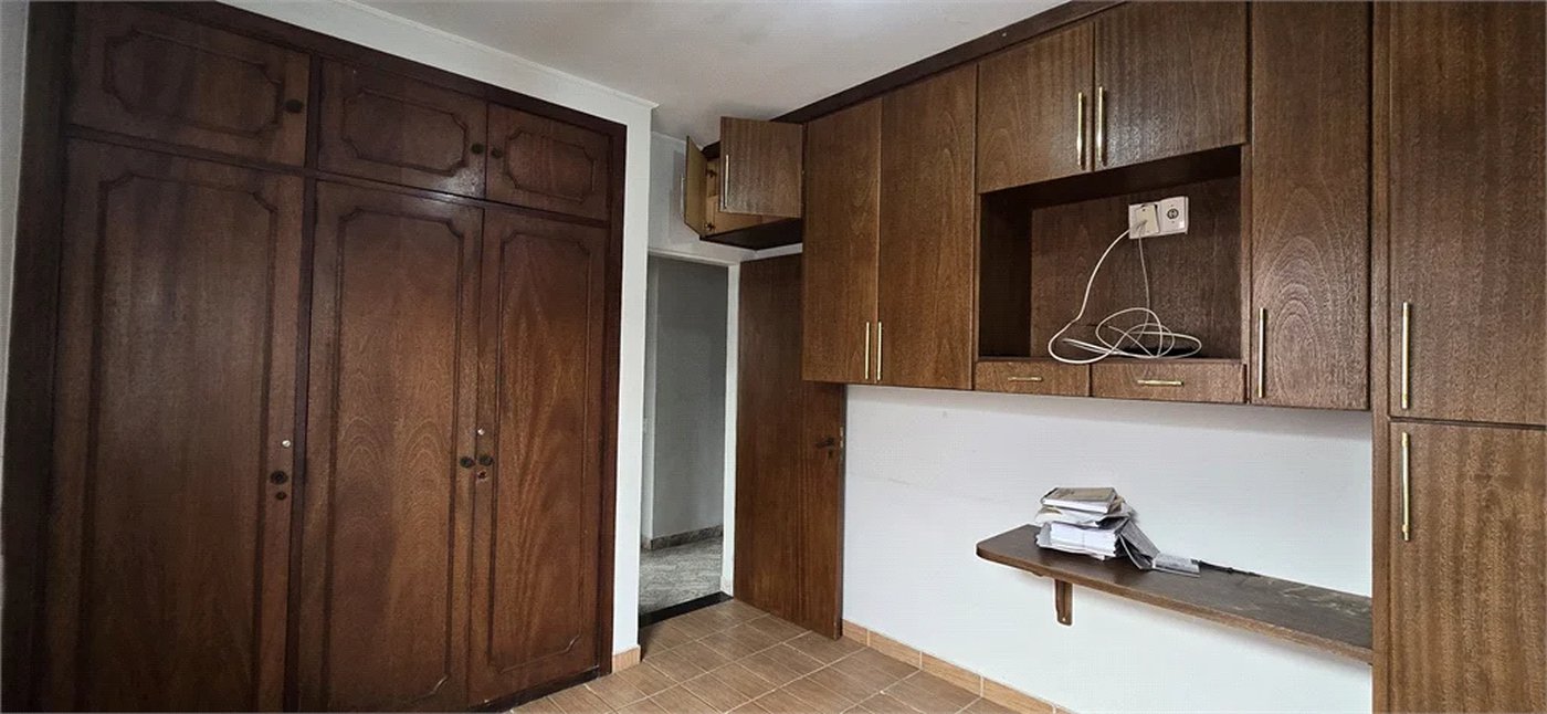 Casa à venda com 3 quartos, sendo 1 suíte, em Lar São Paulo, São Paulo, SP