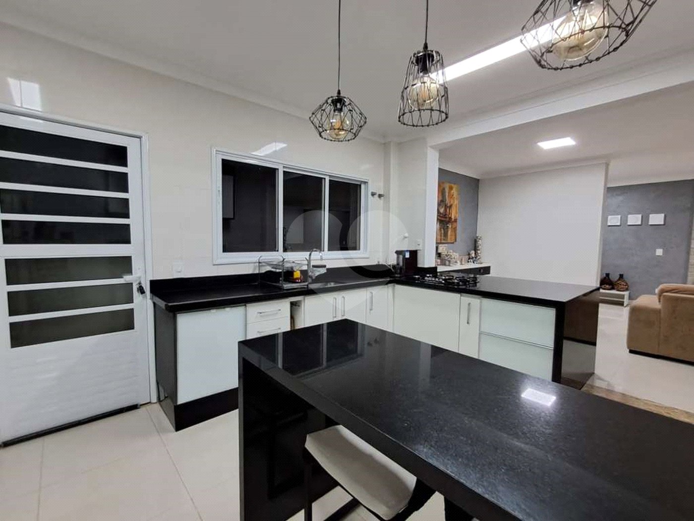 Casa de Alto Padrão à Venda e Locação - Condomínio Vila Verde