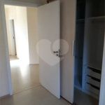 Sobrado à venda com 3 quartos, sendo 1 suíte,  em Condomínio Residencial Terras do Caribe, Valinhos, SP