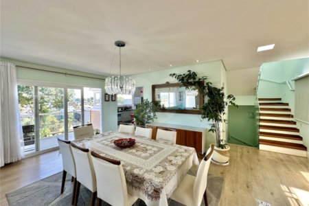 Casa à venda com 3 suítes no condomínio Golf Village, Carapicuíba - SP