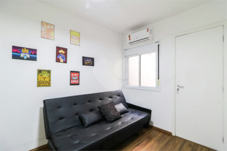 Casa à venda com 4 quartos, sendo 3 suítes, no condomínio Flower Garden Residence, São Paulo - SP