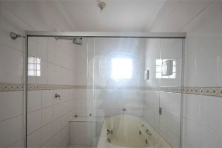 Casa à venda com 4 quartos, sendo 3 suítes, em Super Quadra Morumbi, São Paulo, SP